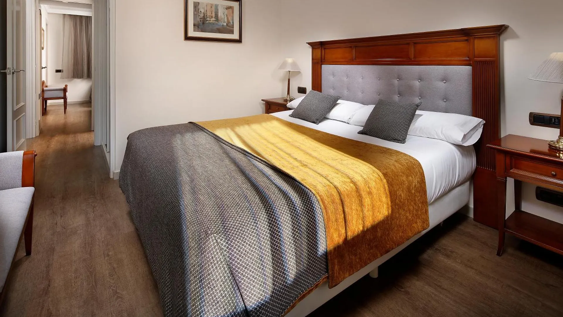 **** Aparthotel Apartaments-Hotel Hispanos 7 Suiza Barcelona Spain