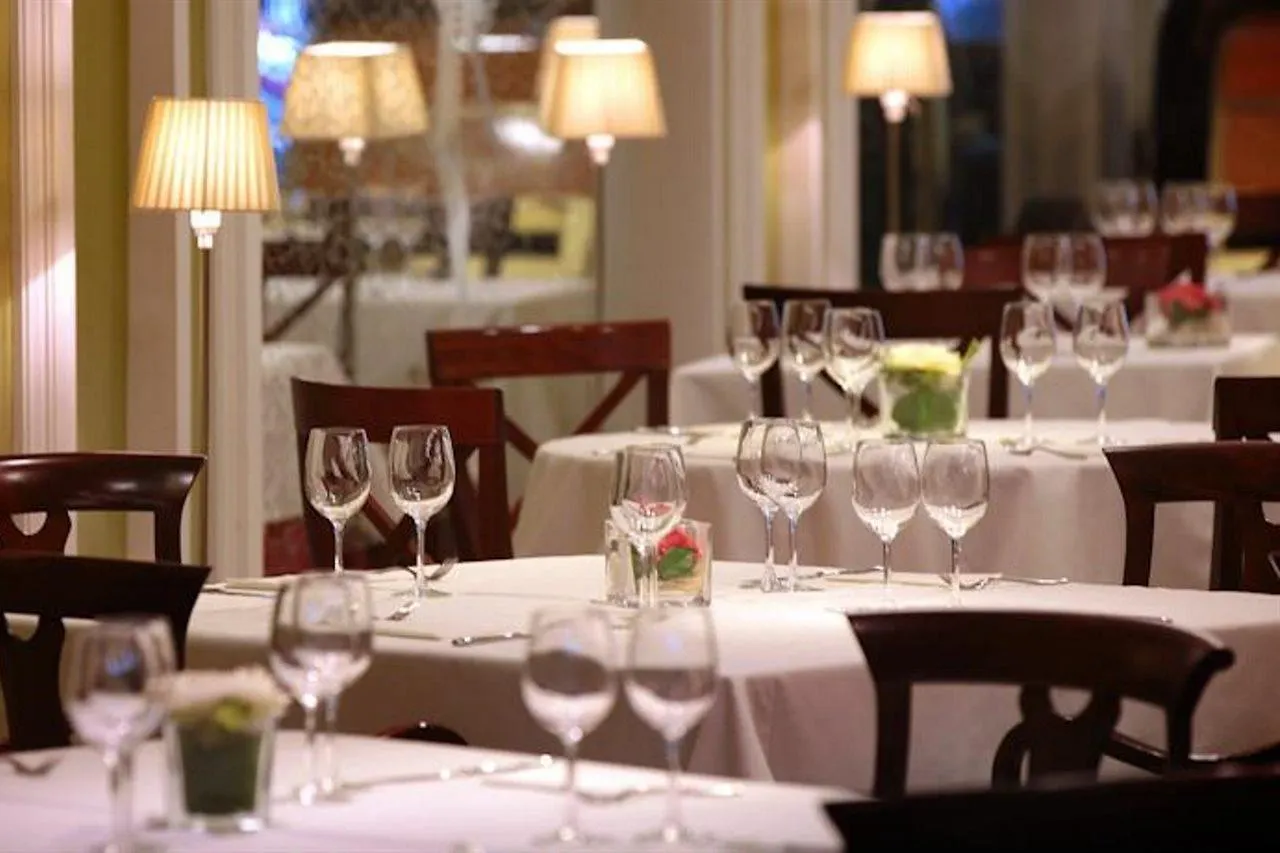 Apartaments-Hotel Hispanos 7 Suiza Barcelona 0*,  Španělsko